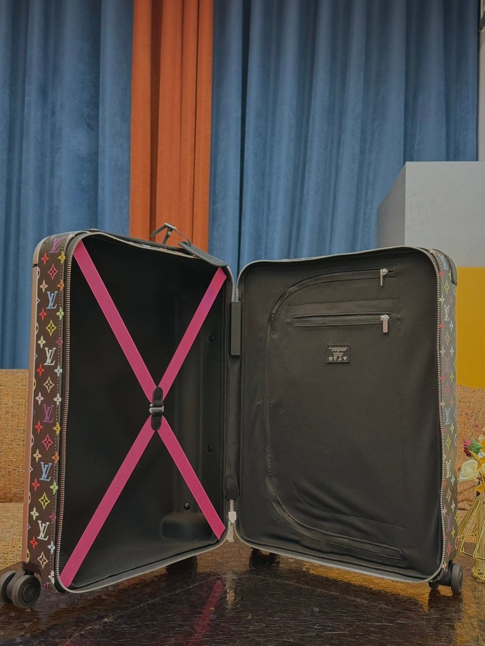 Lv Horizon 55 Multicolor Monogram Black Carry-On Suitcase 55cm/21.6in view 11