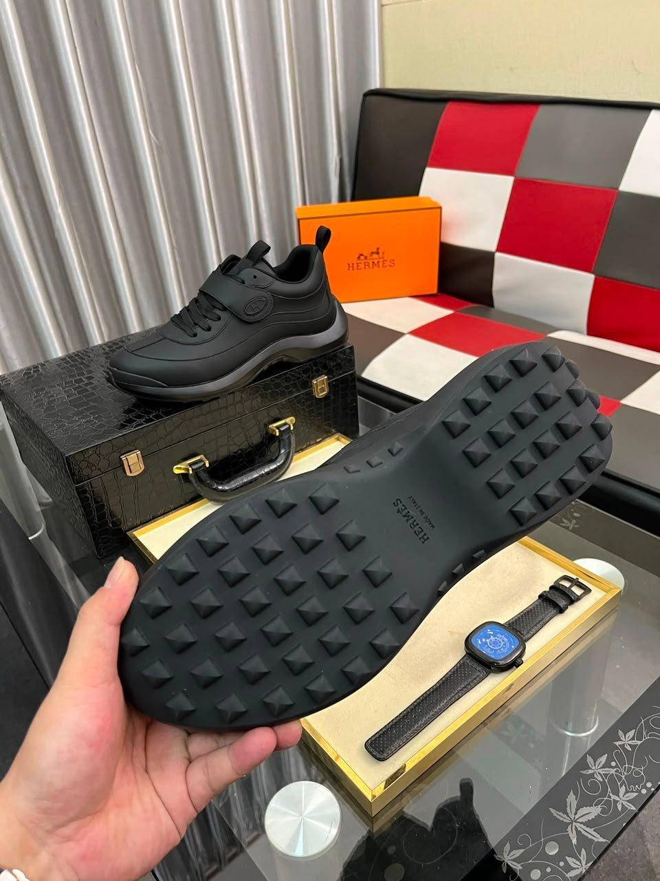 Hermes Loop Sneakers Noir Color Calfskin H252857ZH01390 view 4