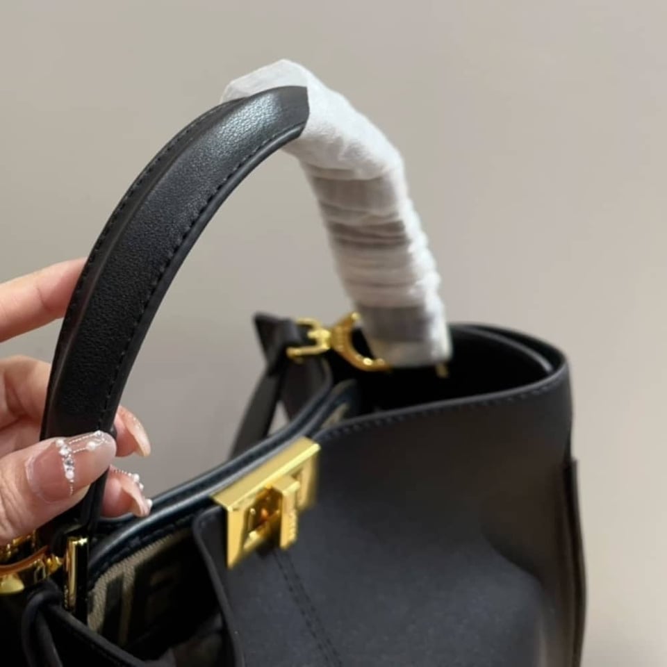 Fendi Peekaboo X Lite Medium Black 29Cm view 7