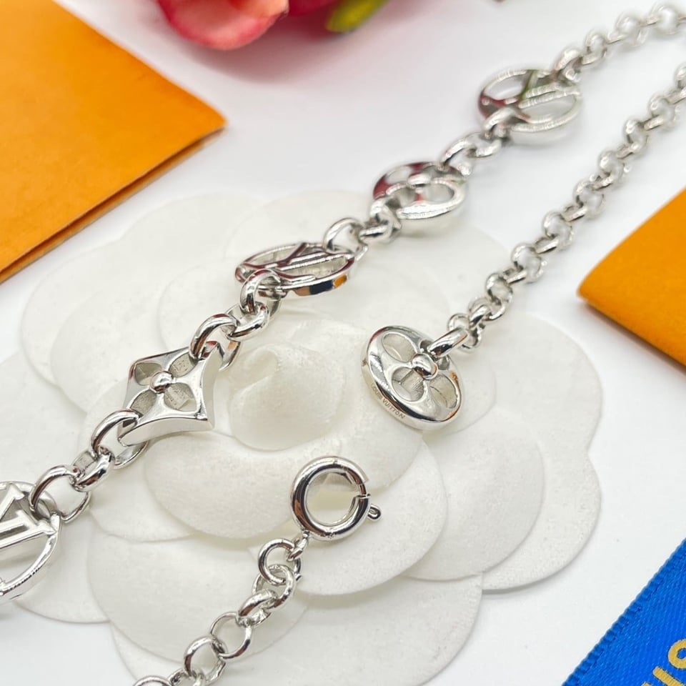 Louis Vuitton Silver Necklace view 5
