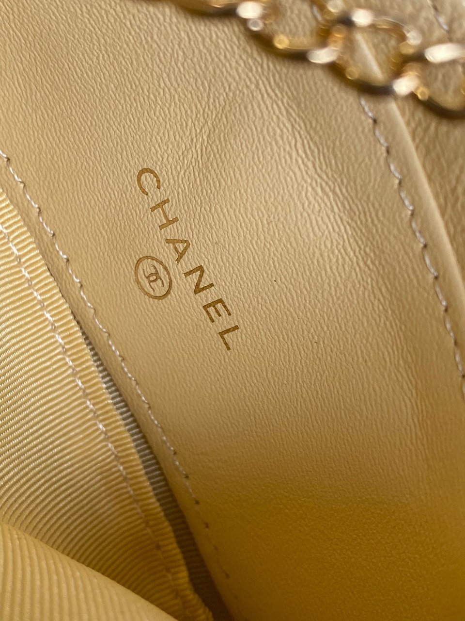 Chanel Zipped Wallet 14Cm Yellow Caviar Gold Hardware view 10