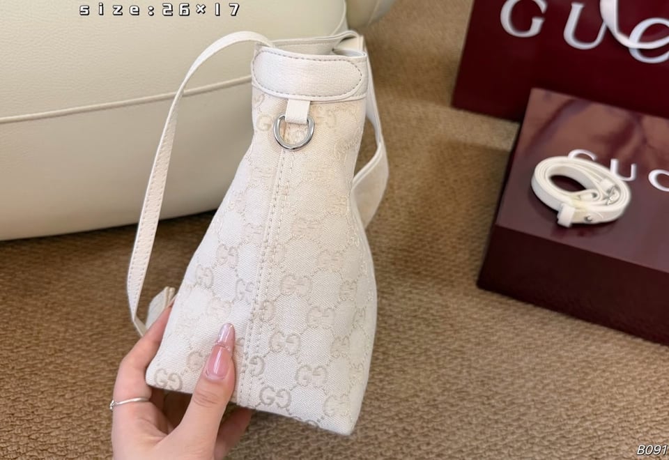 Gucci Giglio Small Tote Bag 25cm/9.8in Ivory GG Canvas 860845 view 8