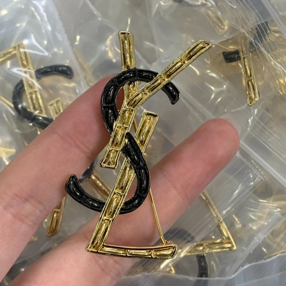 Saint Laurent Crocodile Brooch In Metal