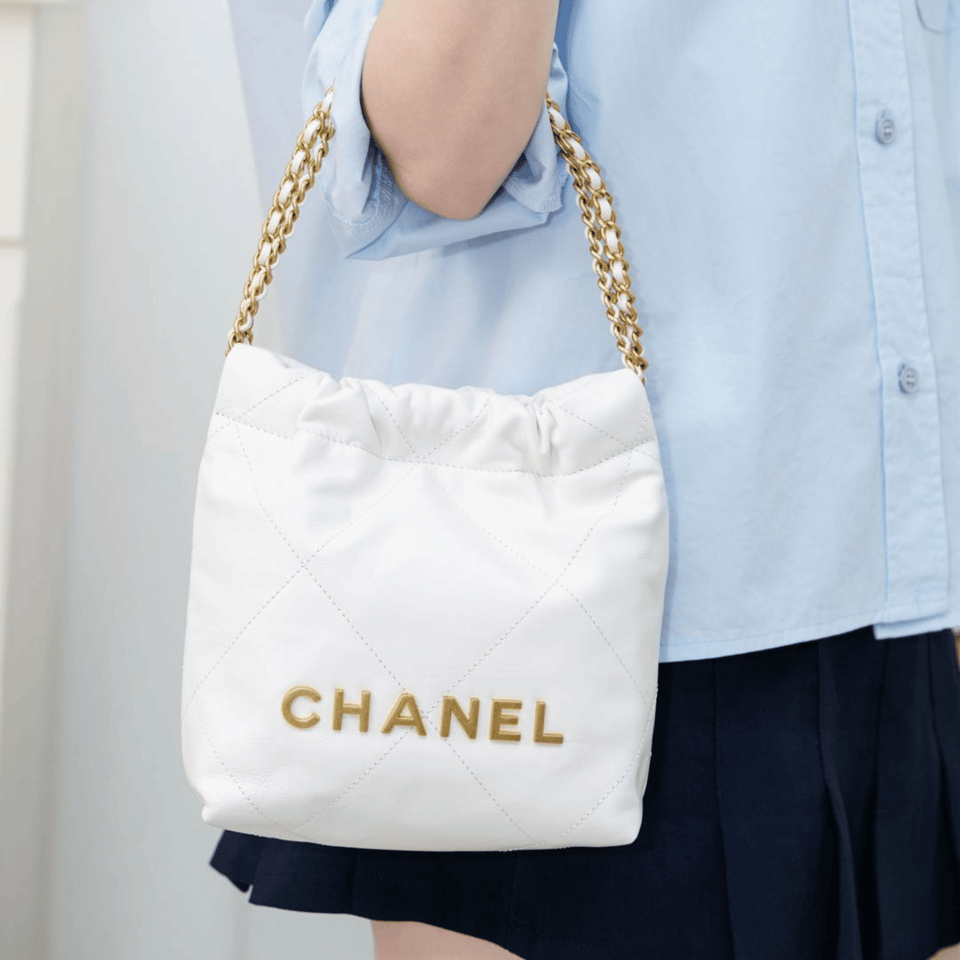 Chanel Pearl Chain White Mini Vintage Gold Bag 20cm/7.9in view 4