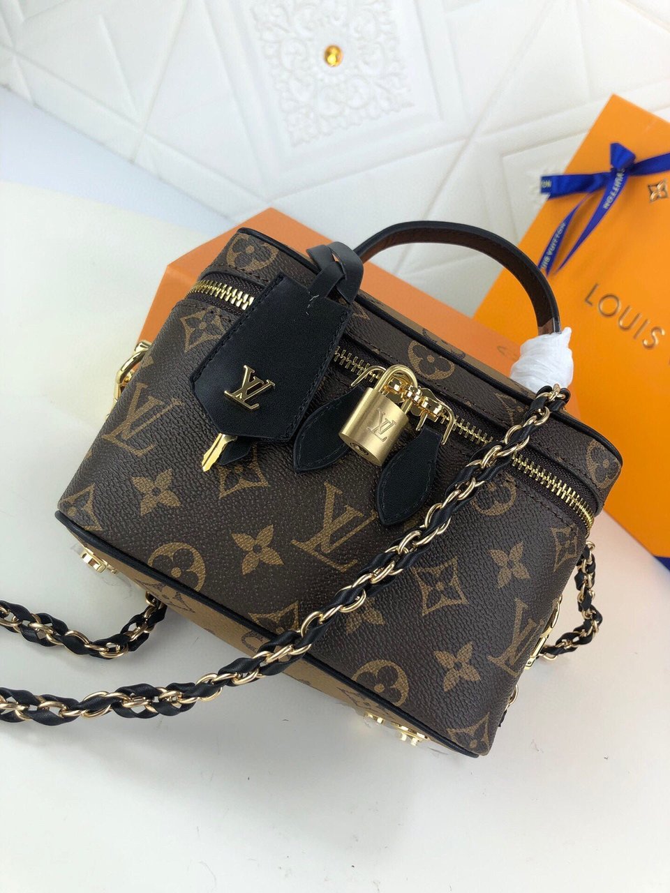 Louis Vuitton Monogram Vanity Pm M45165 view 5