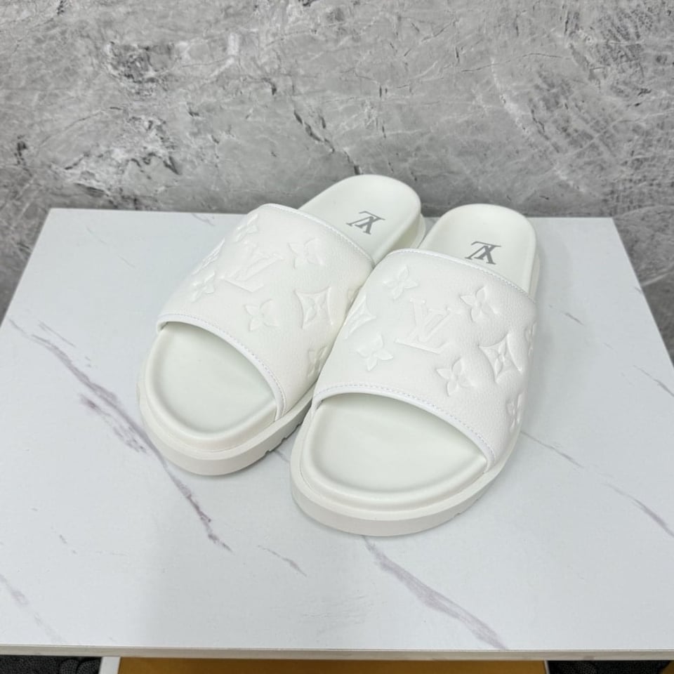 Louis Vuitton Miami Mule Embossed Synthetic White 1Adggi view 3