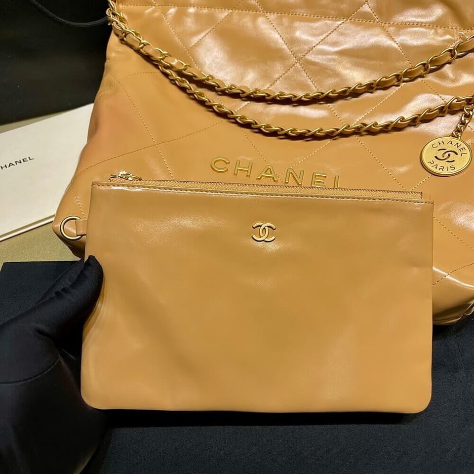 Chanel 22 Small Handbag Shiny Calfskin Camel Gold Metal view 7