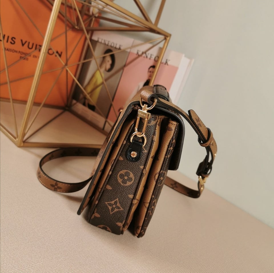Louis Vuitton Pochette M Tis 27 Cm view 4