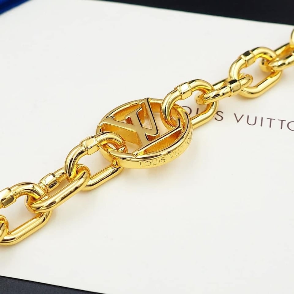 Louis Vuitton Chain Bracelet Gold view 8