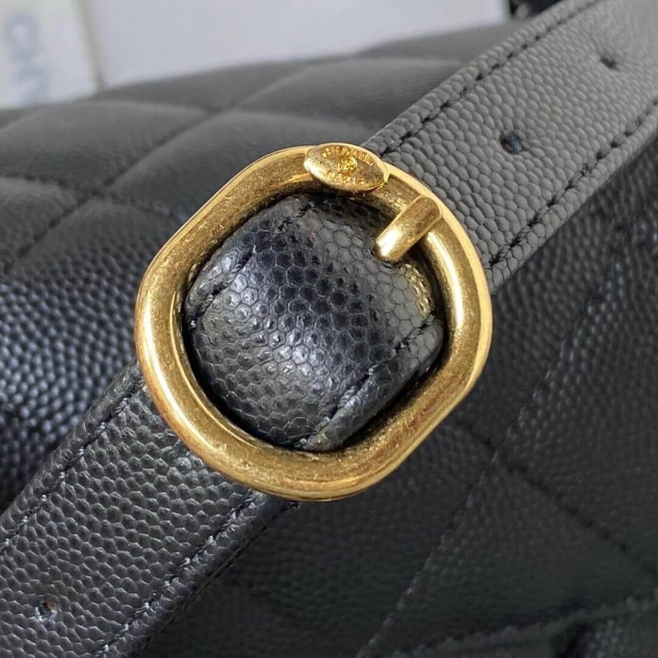 Chanel Grained Calfskin Small Vanity Case 17.5cm view 8