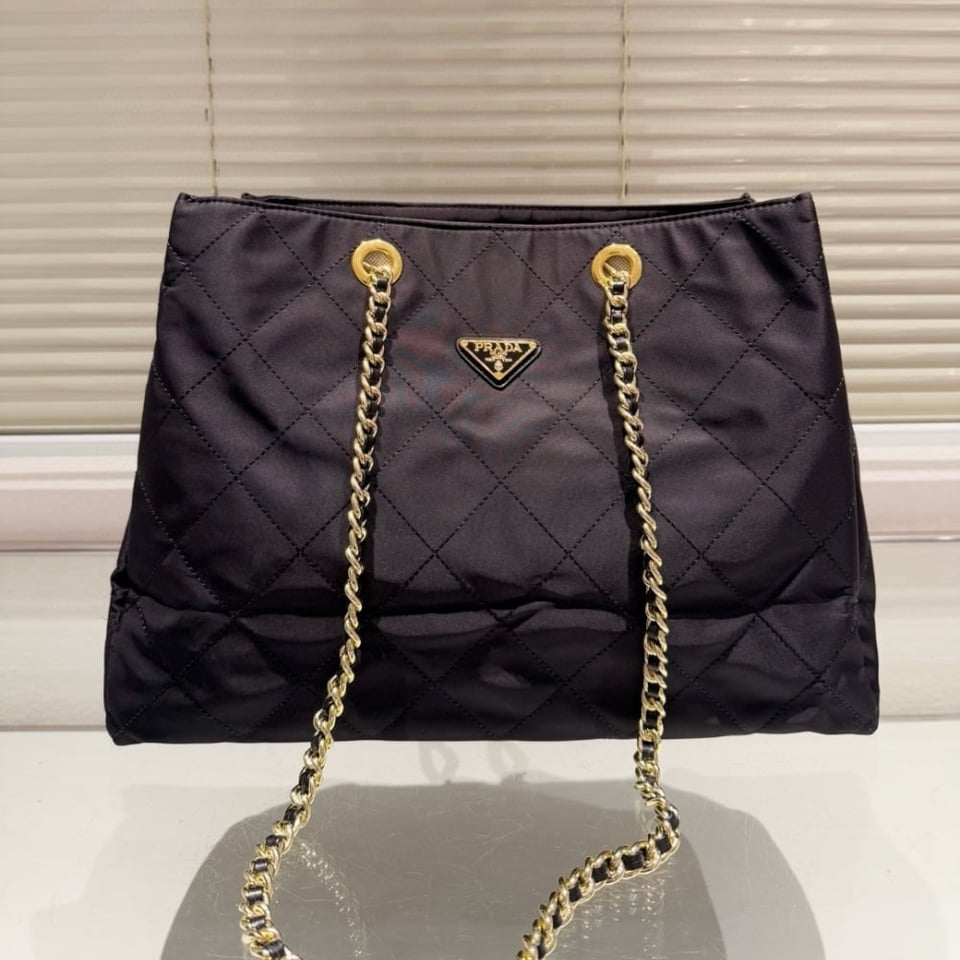 Prada Re Edition 1995 Re Nylon Tote Bag Black 42Cm view 5