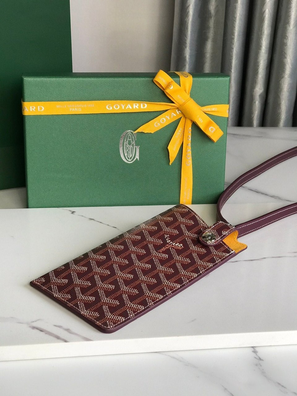 Goyard Montmartre Gm Case 18 Cm Wine Red Goyardine Canvas view 9