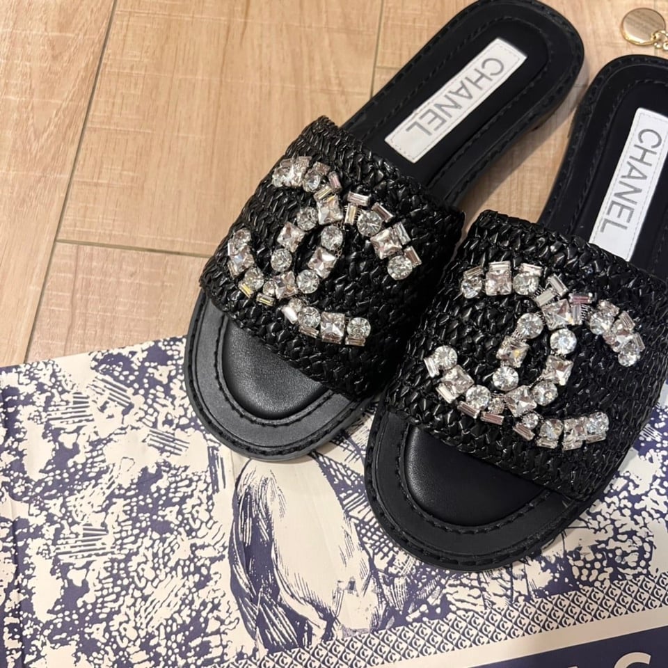 Chanel Coco Mark 23Ss Straw And Leather Sandals view 6
