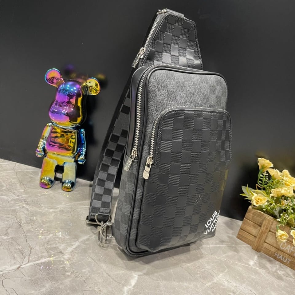 Louis Vuitton Avenue Slingbag 31Cm Black And Grey N40439 view 9