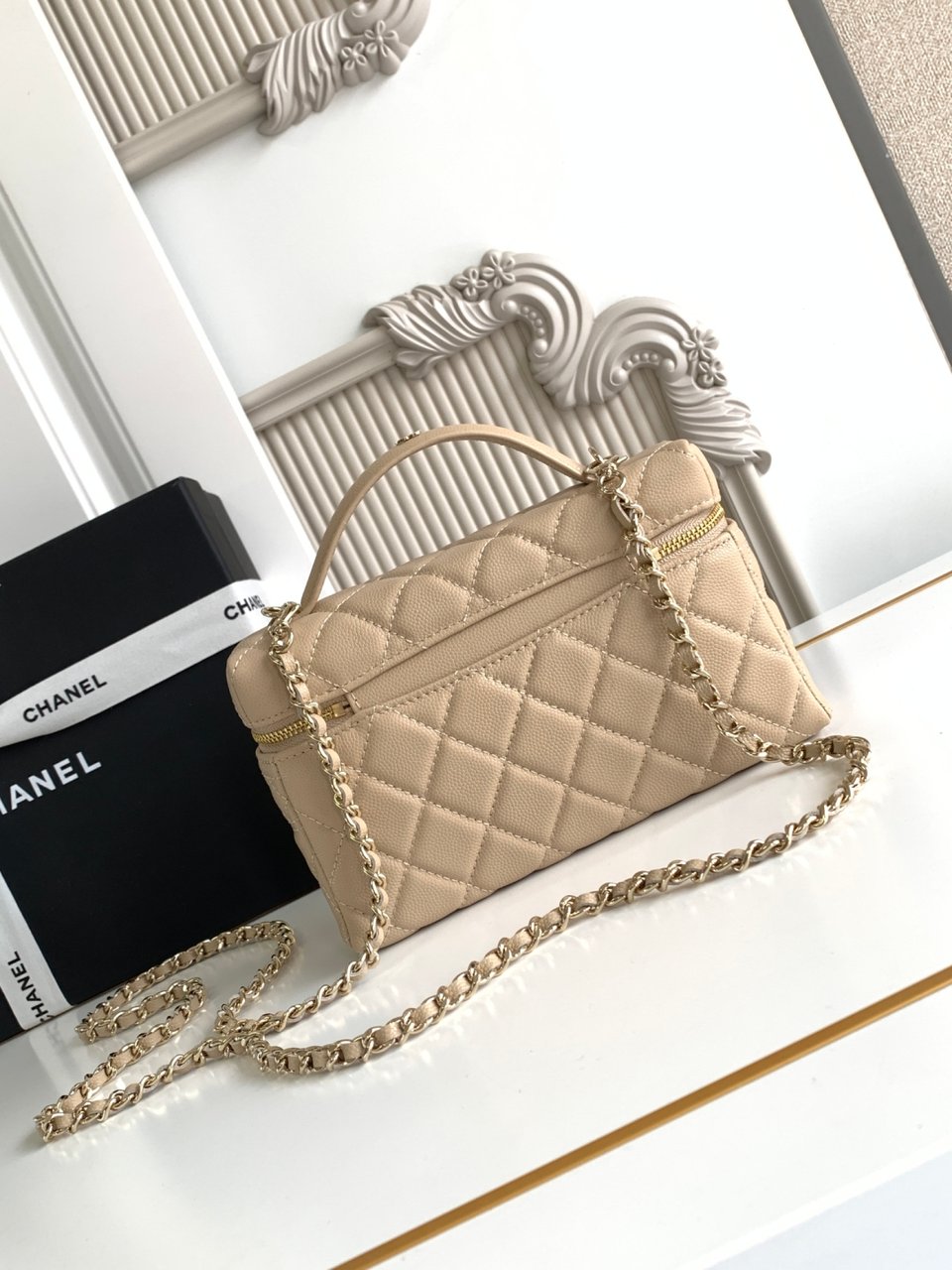 Chanel 25C Vanity Case Beige 20cm view 12
