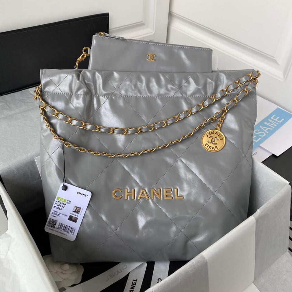 Chanel 22 Small Handbag Shiny Calfskin Grey With logo Gold view 2
