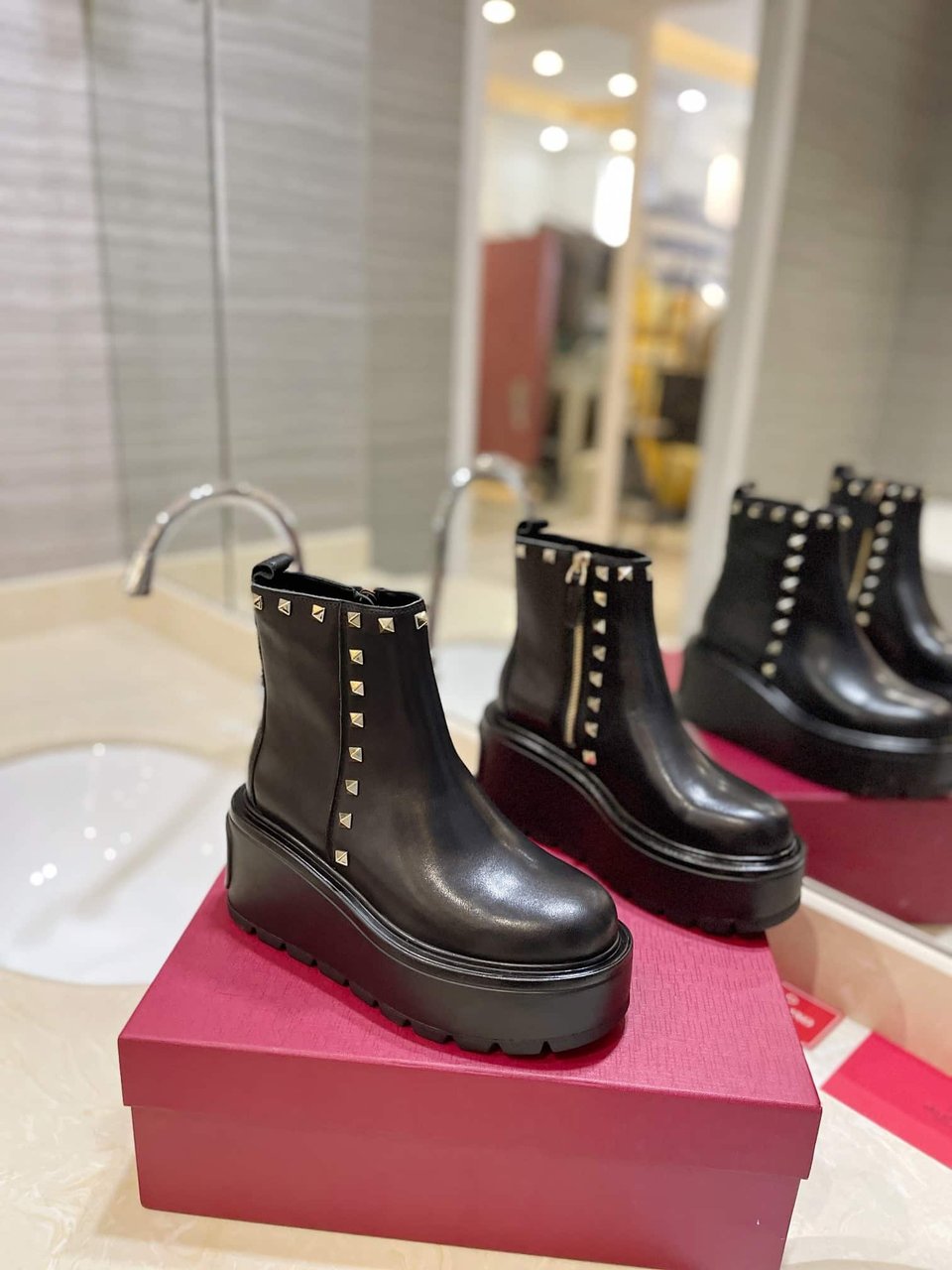 Valentino Garavani Uniqueform Calfskin Ankle Boot Black 1W2S0Cs0Mmd 0No view 11