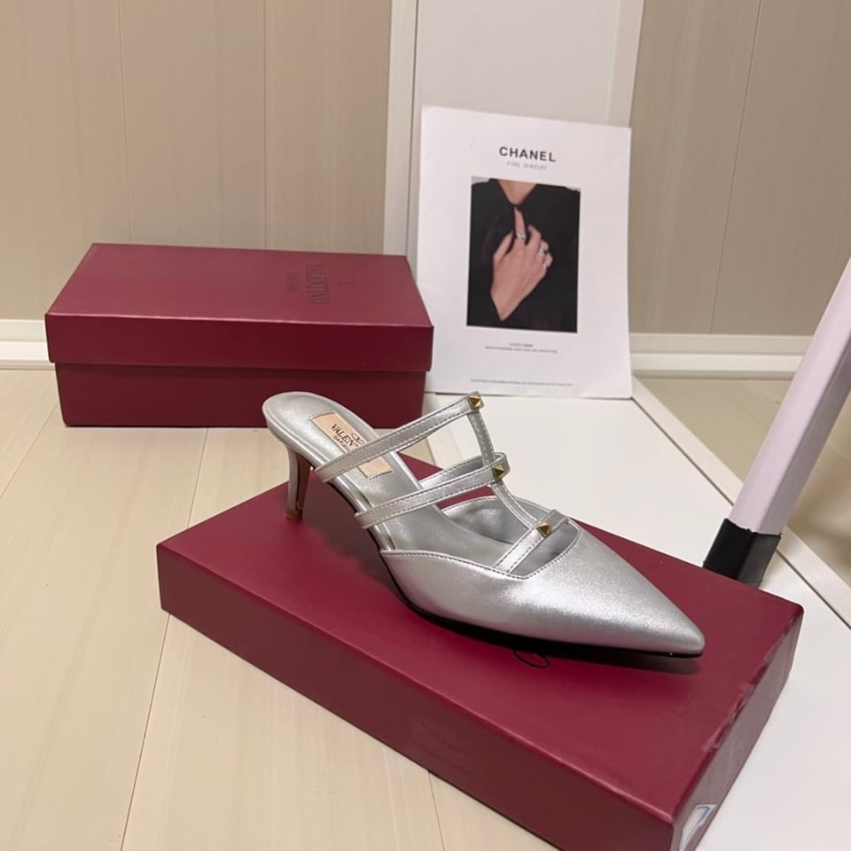 Valentino Garavani Rockstud Wispy Mule In Calfskin Silver view 6