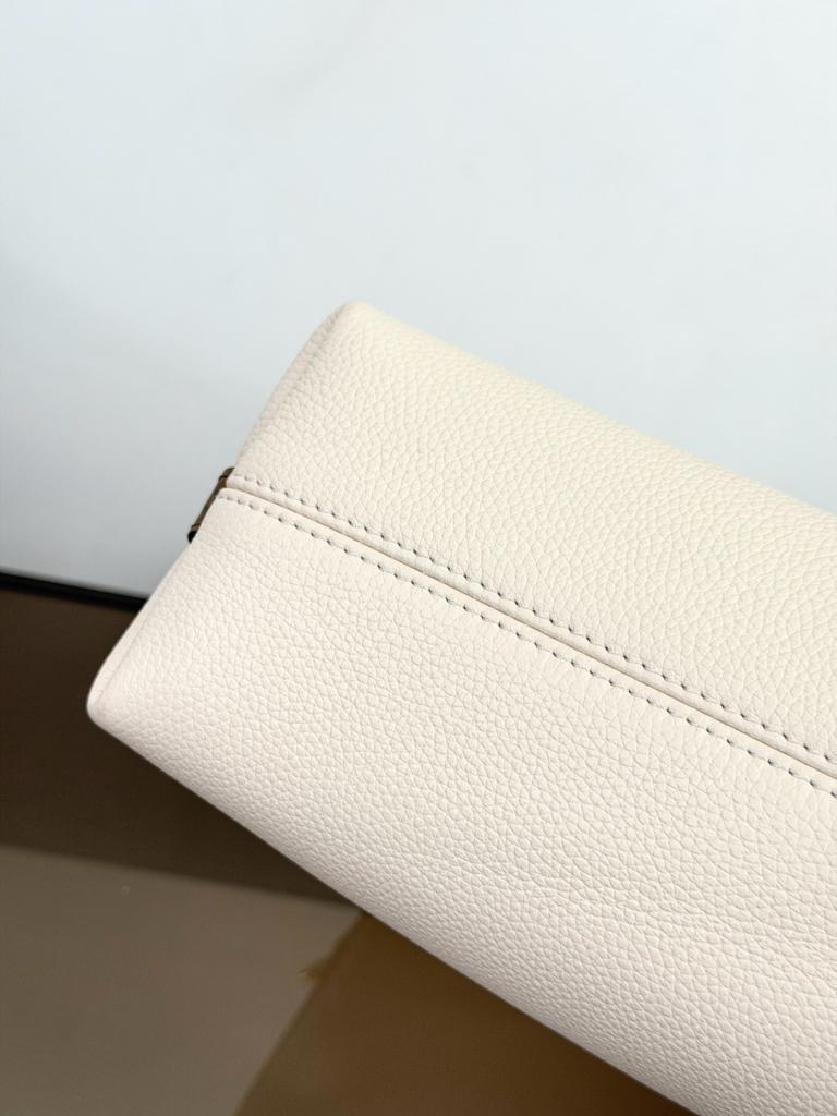 Louis Vuitton Multipass Bag Vanilla 30cm M29094 view 9