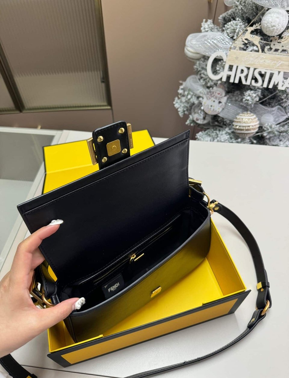 Fendi Baguette Bag Black Leather 25Cm/ 9.8 in view 11