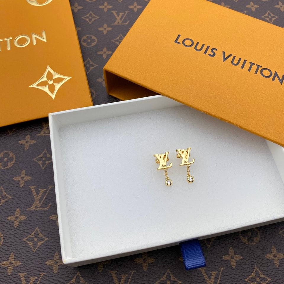 Louis Vuitton Gold And Diamond Earrings Q96495 view 5