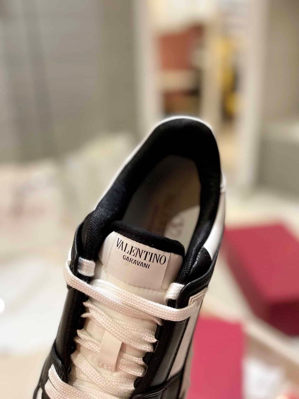 Valentino Garavani Freedots Low Top Sneaker In Calfskin Black 4Y2S0H43Rdg 0Ni view 6