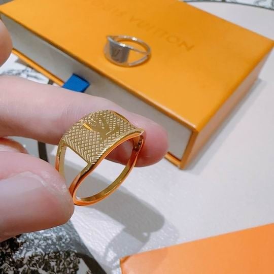 Louis Vuitton Ring Gold view 7
