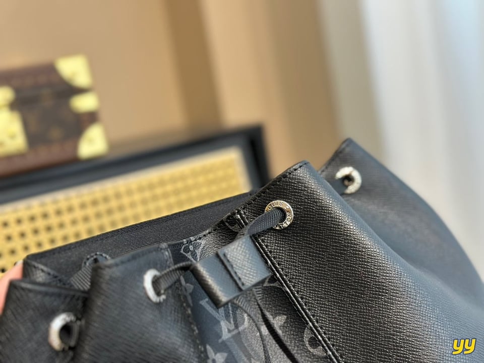 Louis Vuitton Backpack Outdoor Monogram 42cm Black view 4