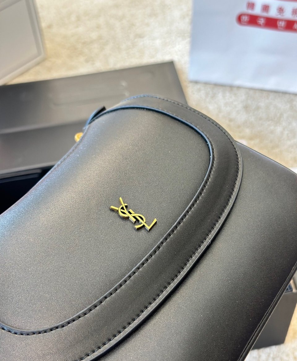 Saint Laurent Charlie Medium Shoulder Bag In Smooth Leather Black 23Cm 686742 2R20W 1000 view 5