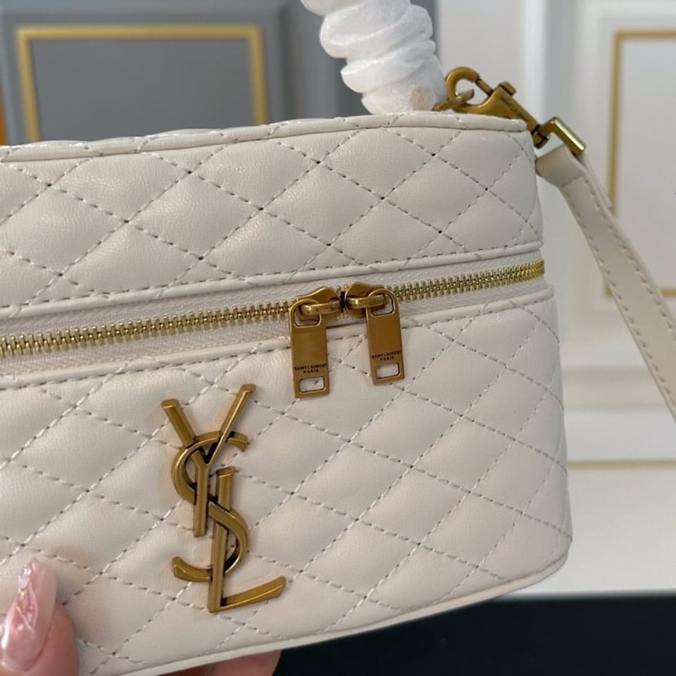 Saint Laurent Gaby Vanity Bag In Blanc Vintage 18Cm view 5