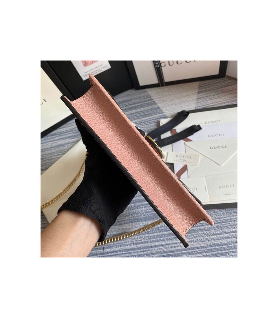 Gucci GG Interlocking Wallet On Chain Pink view 8
