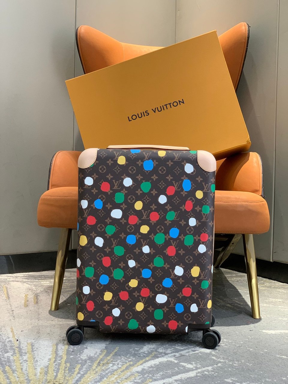 Louis Vuitton x Yayoi Kusama Horizon 55 Monogram Multicolor view 8