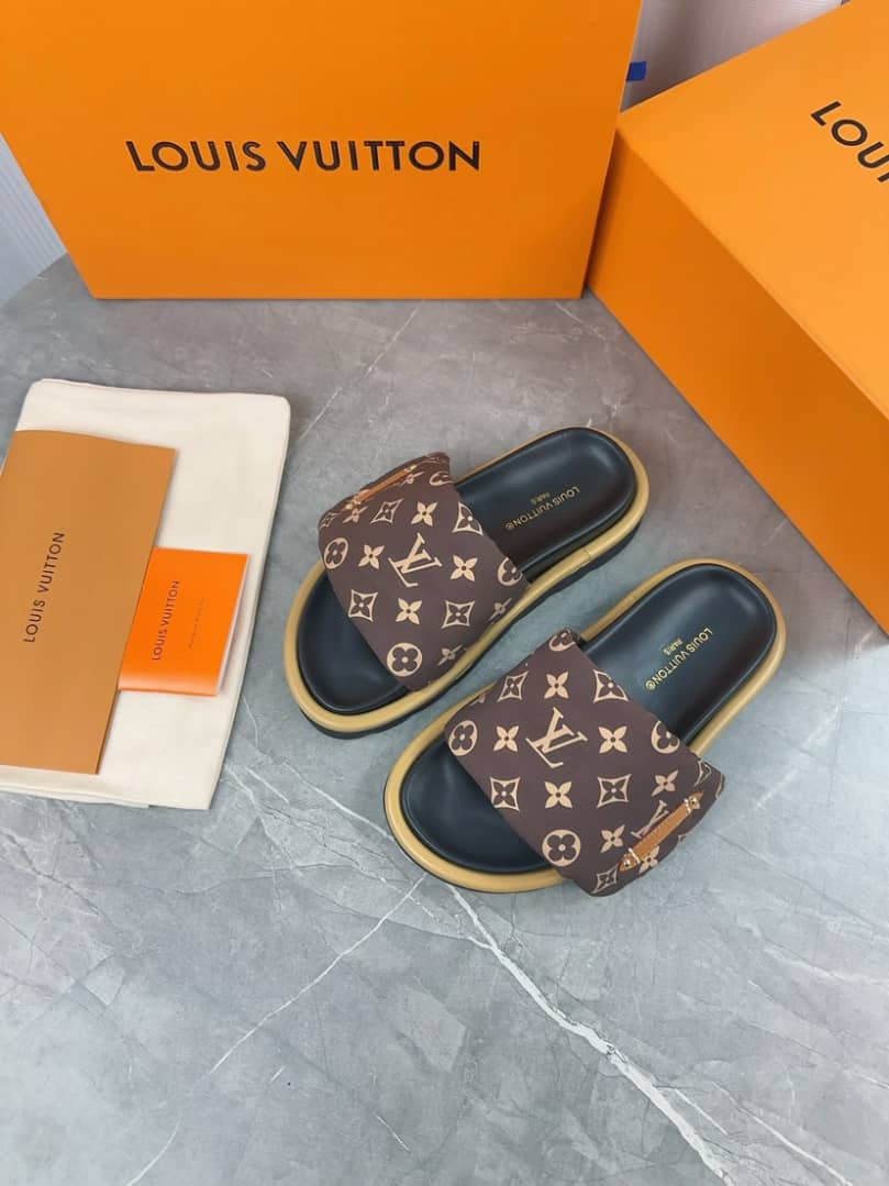 Louis Vuitton Monogram Brown Logo Brown view 4