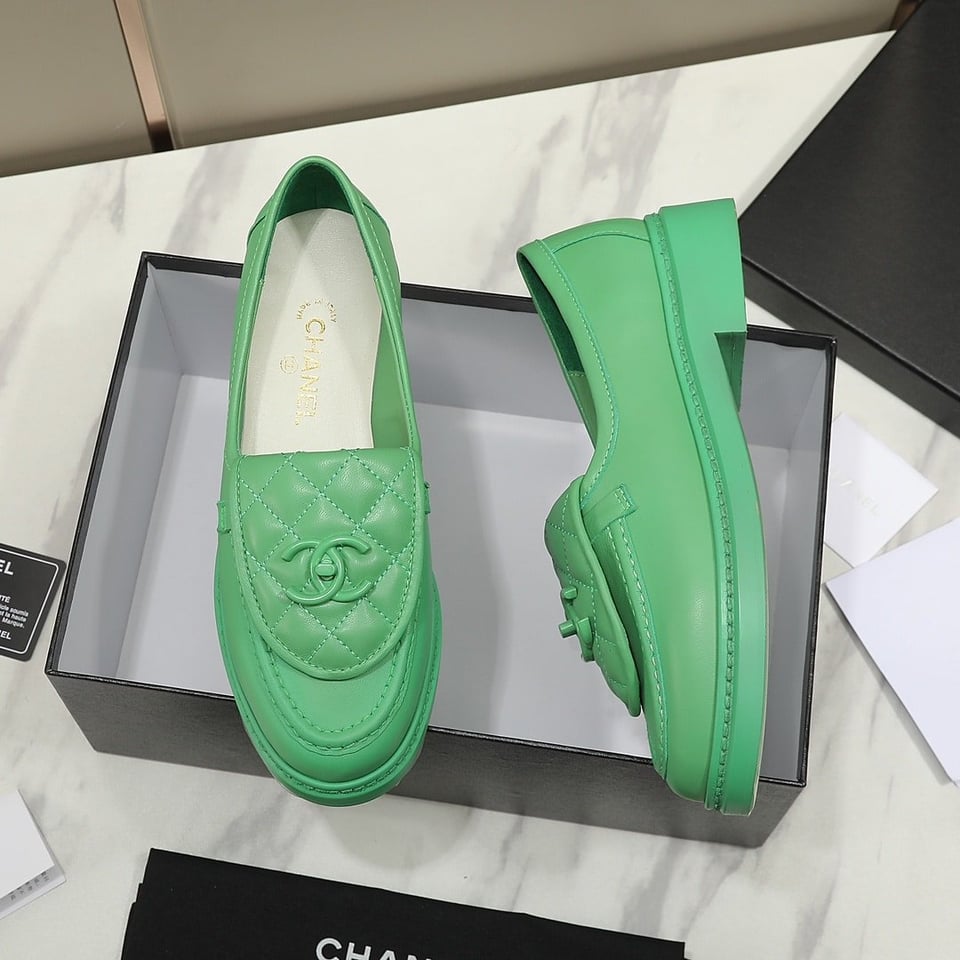Chanel Cc Nib Turnlock Moccasins Flat Loafers Green view 4