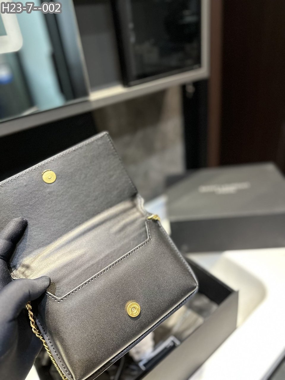 Saint Laurent Uptown Ysl Plaque Grained Leather 18Cm view 4