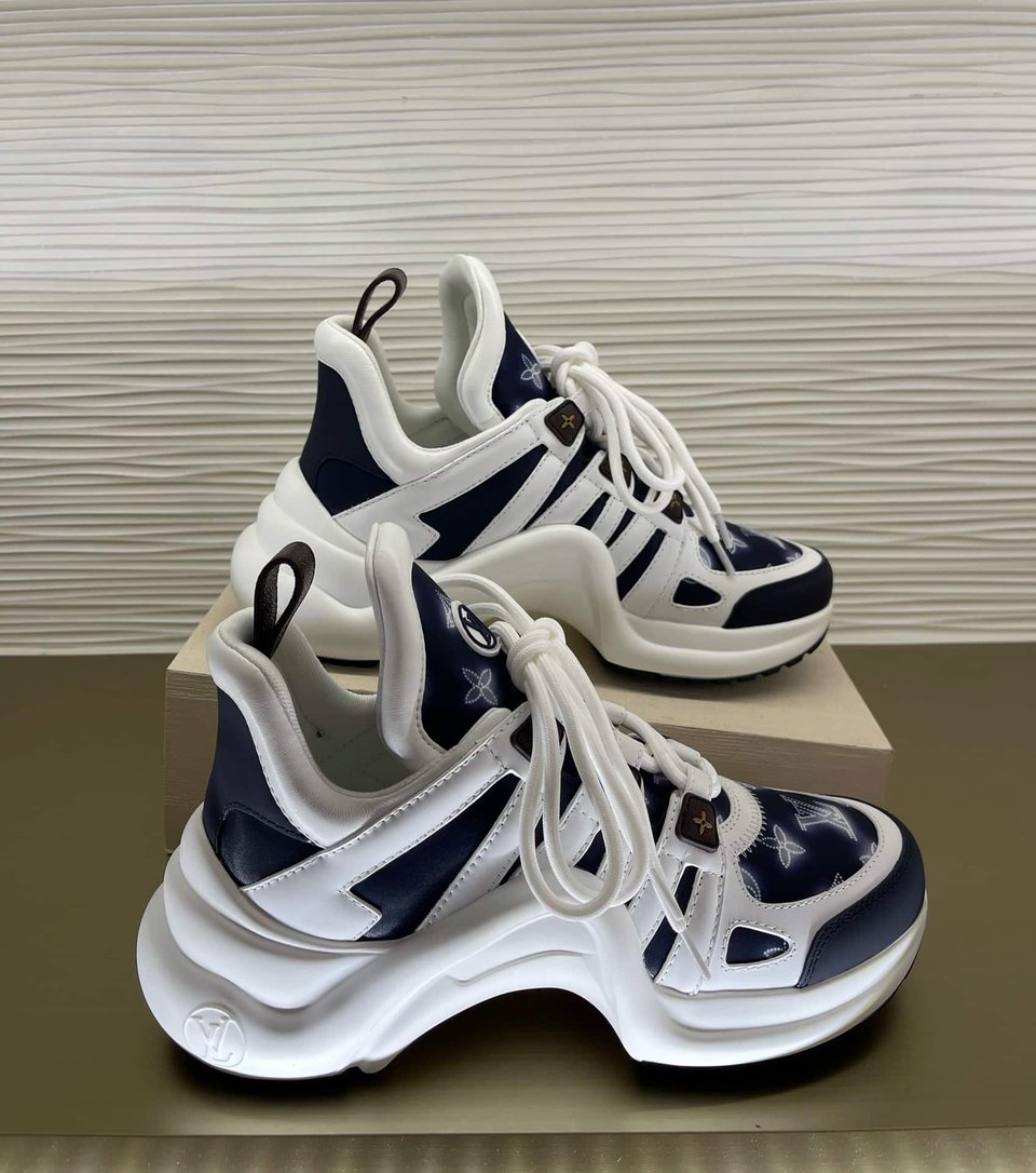 Louis Vuitton Archlight Sneaker Dark Blue 1A9Rx9 view 6