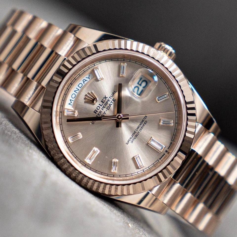 [Superclone] Rolex Day-Date 40mm Sundust Dial Fluted President 228235 view 2