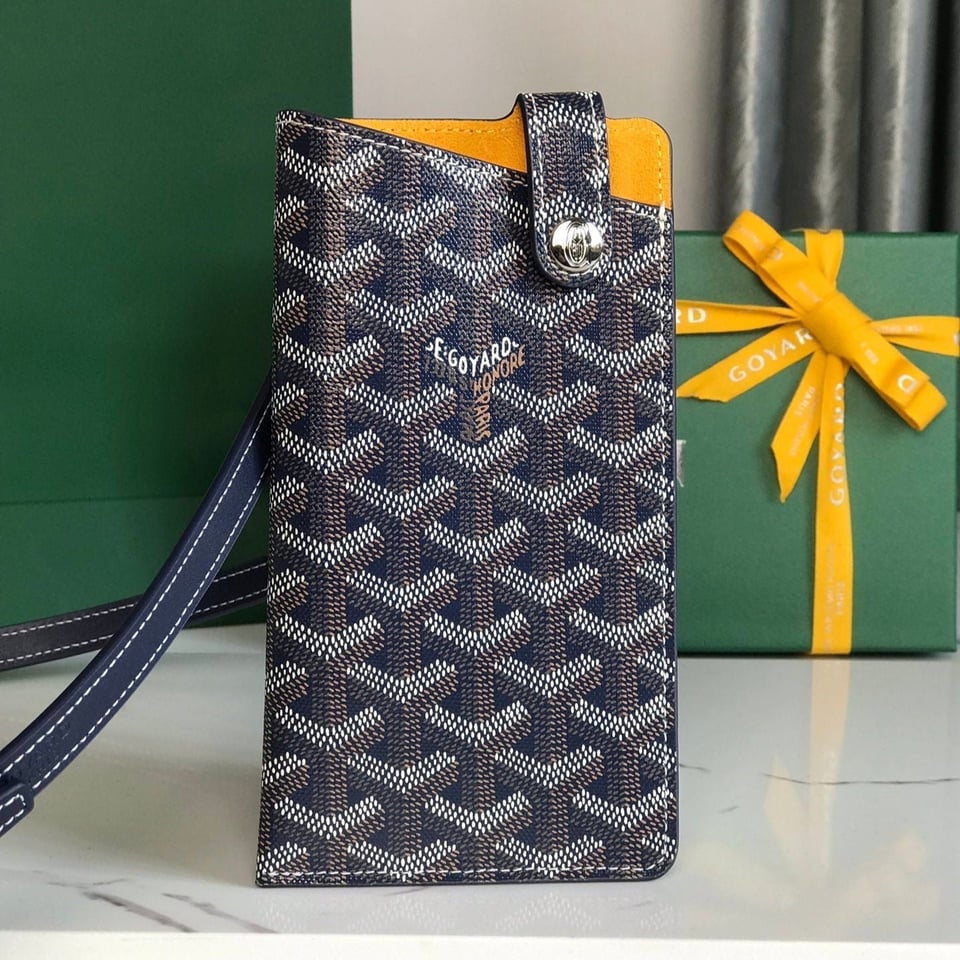 Goyard Montmartre Gm Case 18 Cm Navy Blue Goyardine Canvas view 11