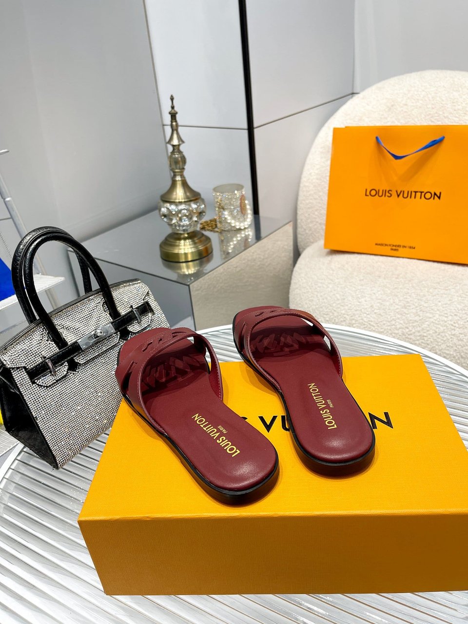 Louis Vuitton Lv Isola Flat Mule Red 1Abp2W view 3