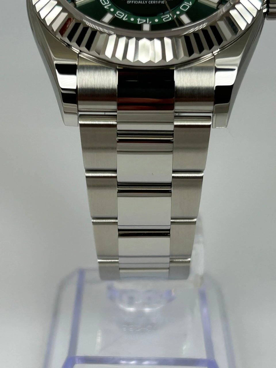 Rolex Sky-Dweller 42 mm Mint green Dial 336934 Oyster view 9
