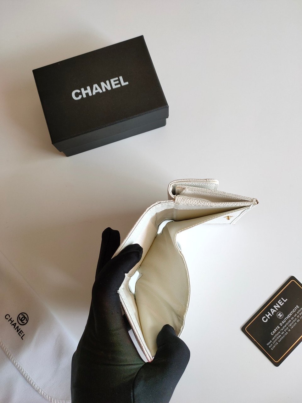 Chanel Trifold Purse 12 White Grained Calfskin Gold Icon view 6