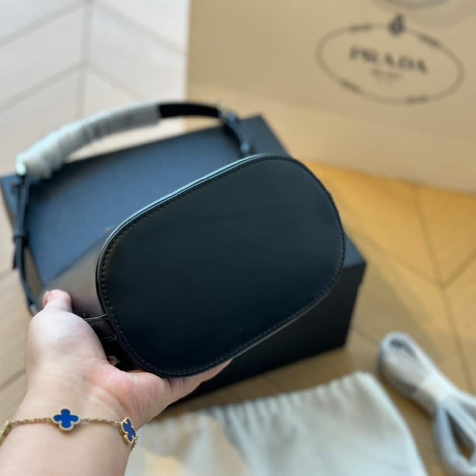 Prada Spazzolato Bucket Bag Black 17Cm view 7