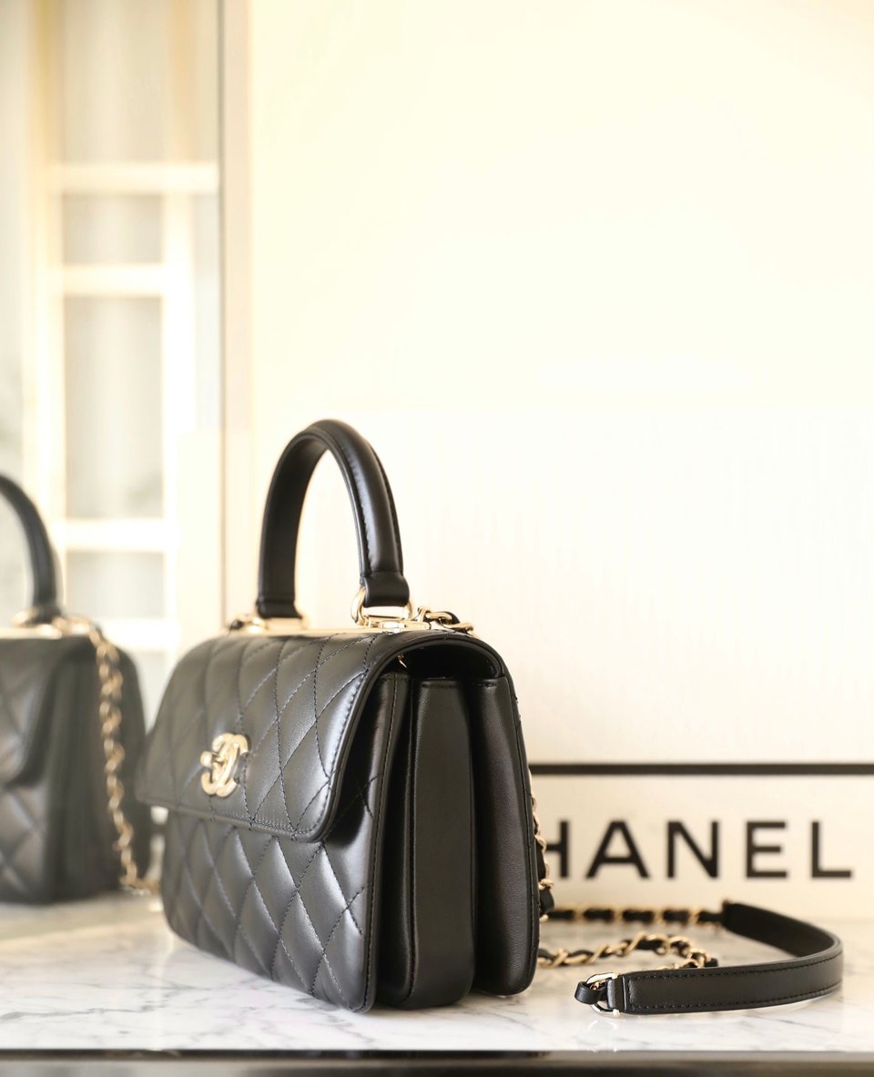 Chanel Trendy 20Cm Black Lambskin Gold Hardware view 6