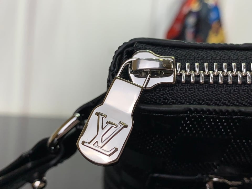 Louis Vuitton Takeoff Bag Damier Black 30Cm N40504 view 7