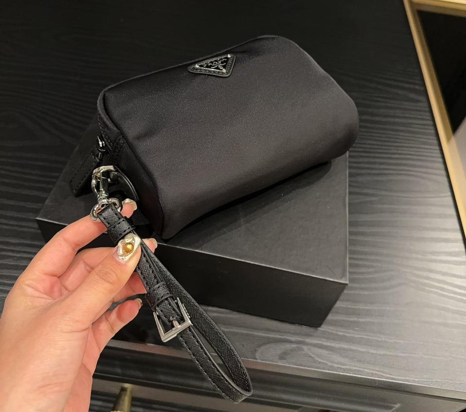 Prada Re Nylon Toiletry Bag Black 16Cm view 7