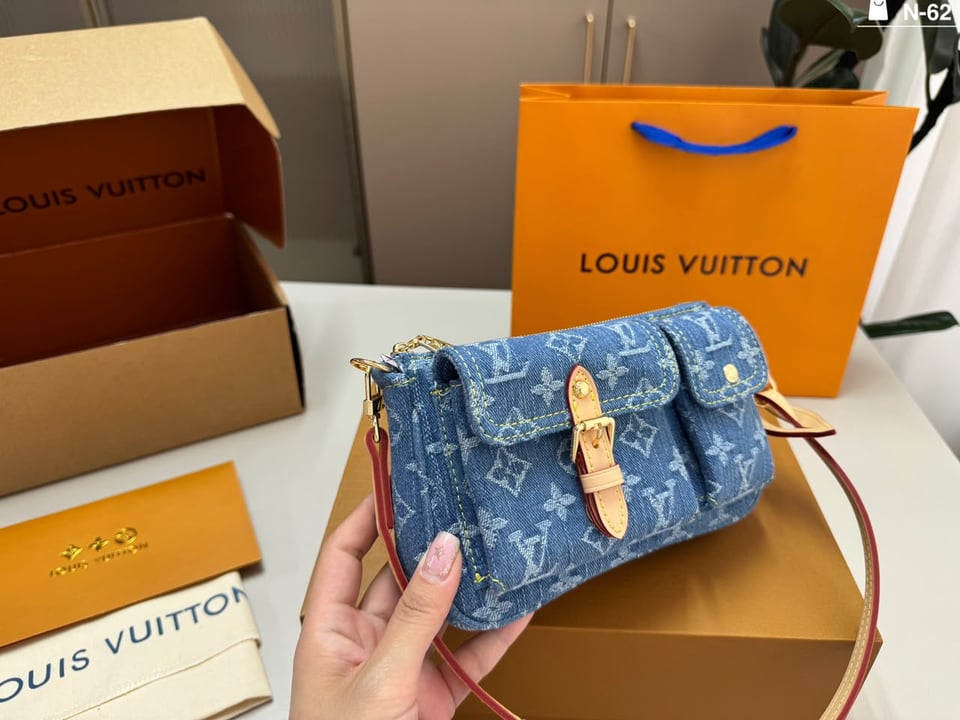 Louis Vuitton Accessoire Cargo Pochette Bag 23.5cm M27602 view 9