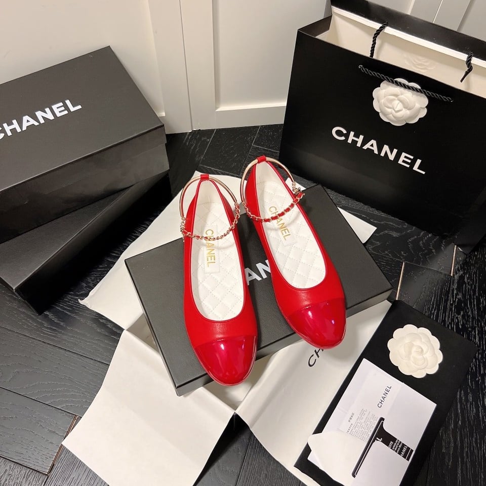 Chanel Interlocking Cc Logo Ballet Flats Red view 6