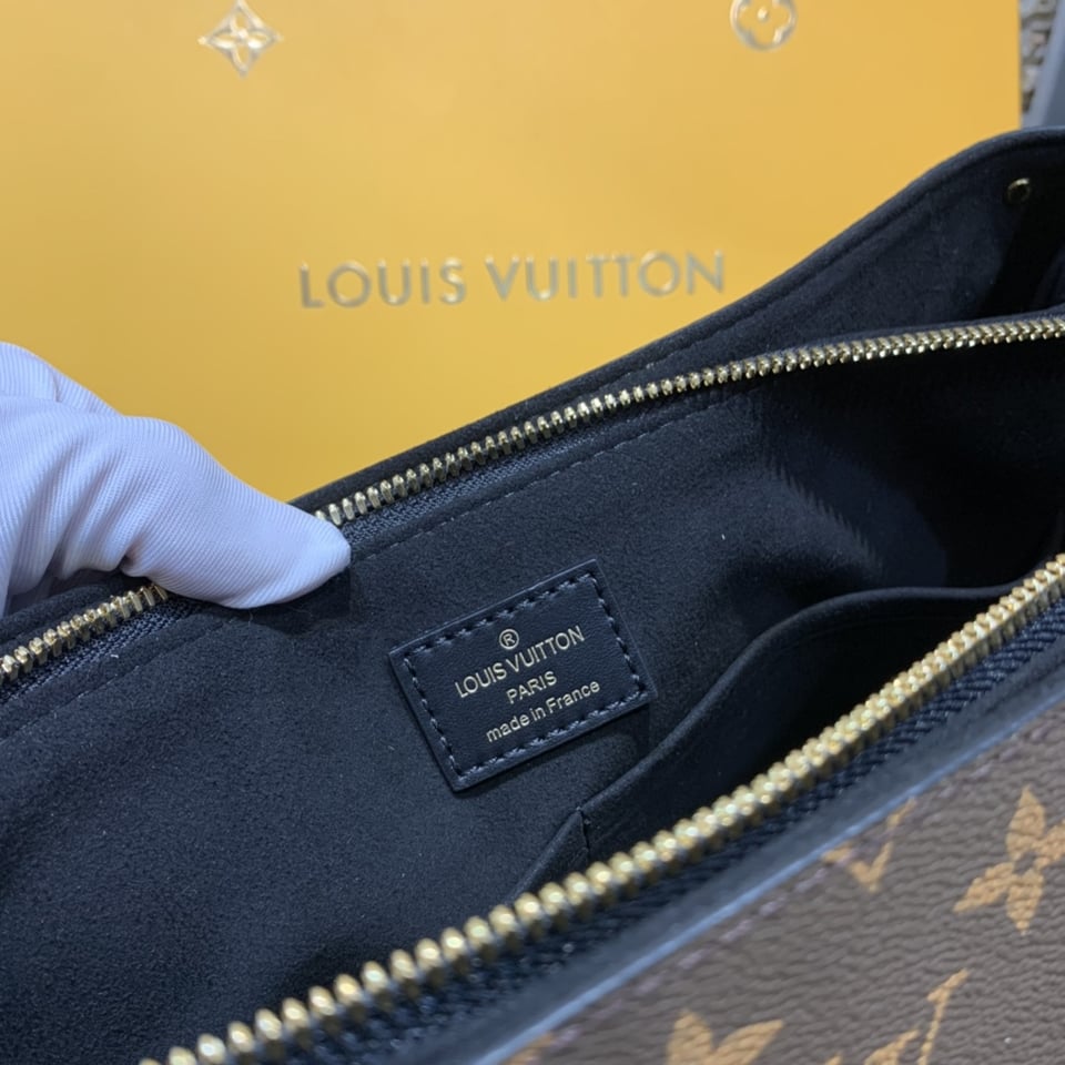 Louis Vuitton Soufflot Mm 36Cm Black view 7