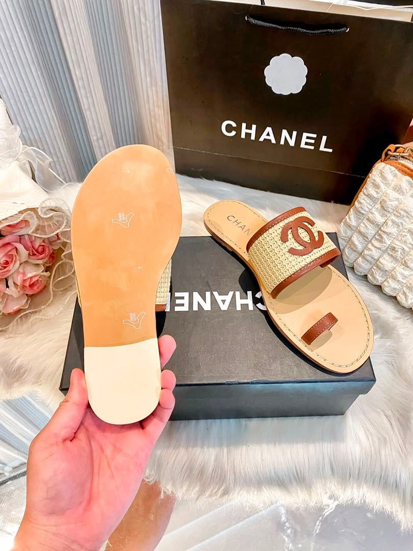 Chanel Raffia &amp; Calfskin CC Toe Ring Flat Sandals Raffia G38883 view 10