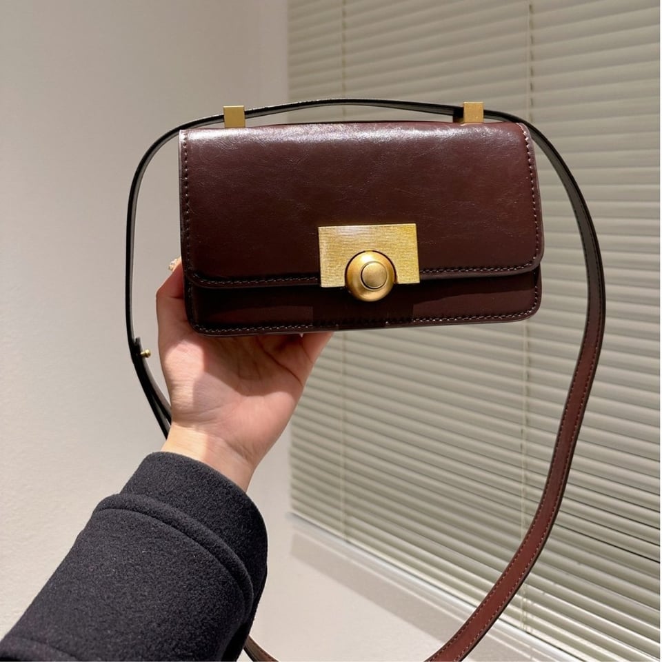 Bottega Veneta Patent Bv Classic Bag In Brown 22Cm view 3